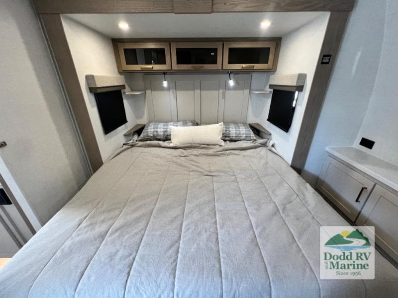 New 2027 Forest River ROCKWOOD SIGNATURE 8336BH - photo - 46