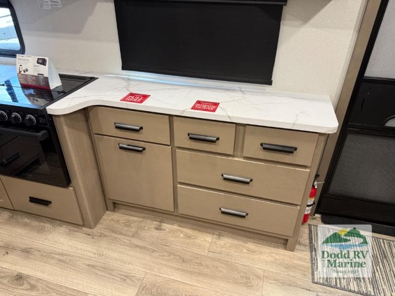 New 2027 Grand Design REFLECTION 150 SERIES 260RD - photo - 9