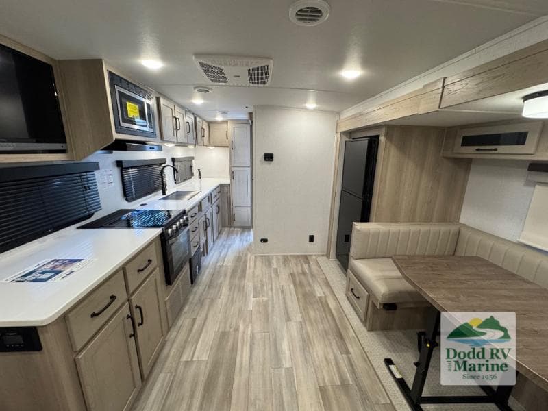 Pre-Owned 2024 Forest River ROCKWOOD 2517S - photo - 5