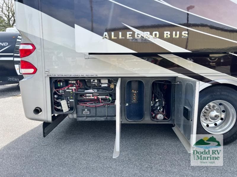 Pre-Owned 2017 Tiffin ALLEGRO BUS 37AP - photo - 54