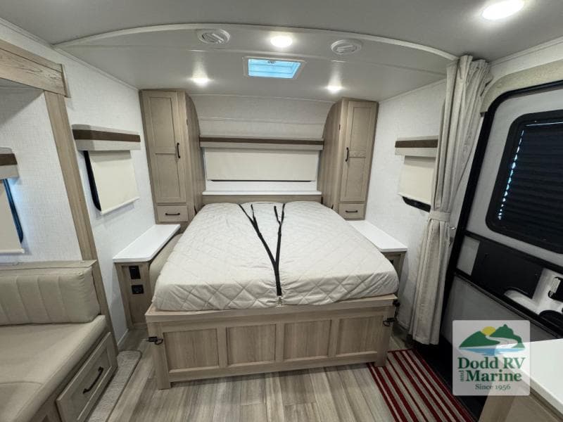 Pre-Owned 2024 Forest River ROCKWOOD 2517S - photo - 10