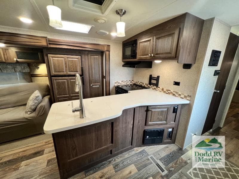 Pre-Owned 2016 Forest River, Inc. WINDJAMMER 3029W - photo - 22