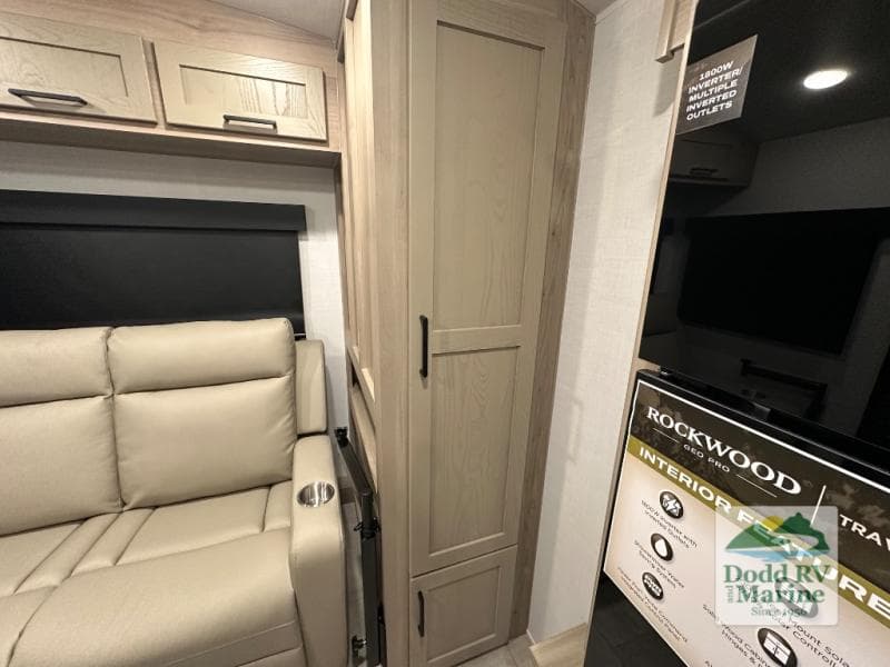 New 2026 Forest River ROCKWOOD GEO PRO 19RL - photo - 16