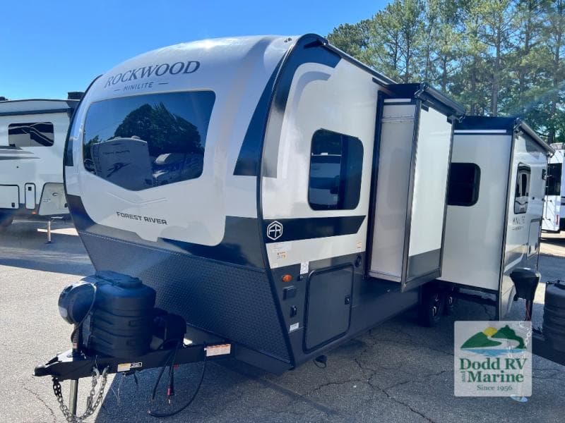2027 Forest River ROCKWOOD MINI LITE 2522FB Photo in Yorktown VA 23692