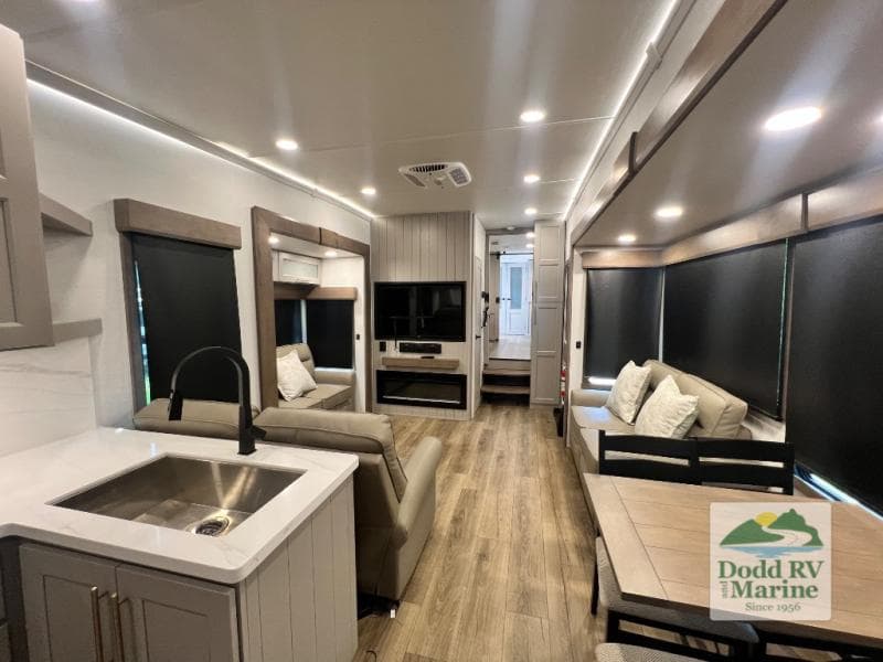 2025 Alliance PARADIGM 382RK Photo in Yorktown VA 23692