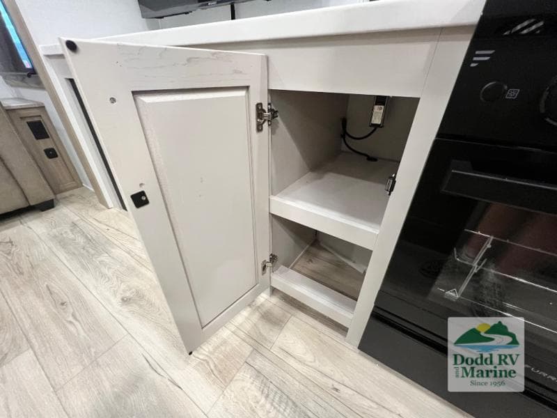 New 2027 Forest River ROCKWOOD SIGNATURE 401SFB - photo - 23