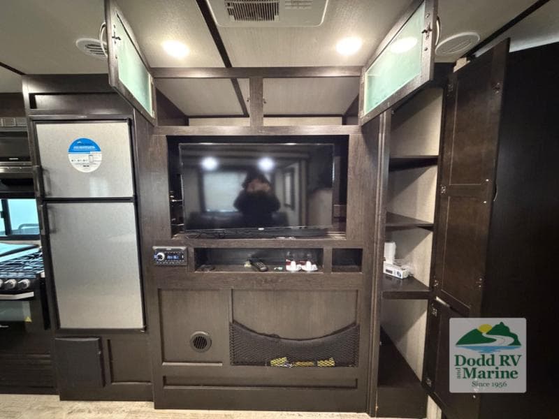 Pre-Owned 2021 Coachmen Spirit 2963BH - photo - 18