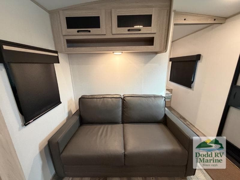 Pre-Owned 2022 Heartland Sundance 265BH - photo - 12
