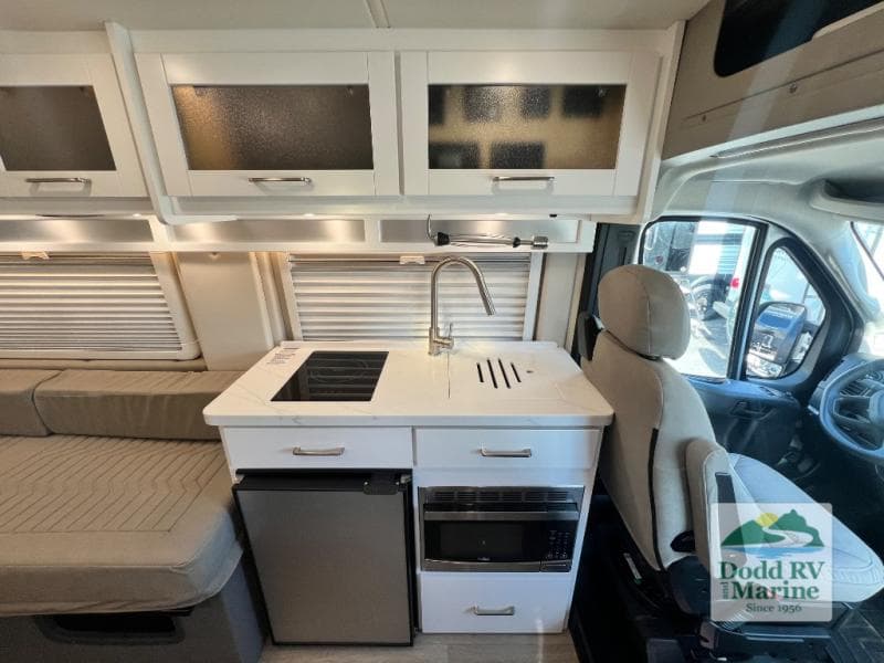Pre-Owned 2024 Coachmen NOVA 20RB - photo - 21