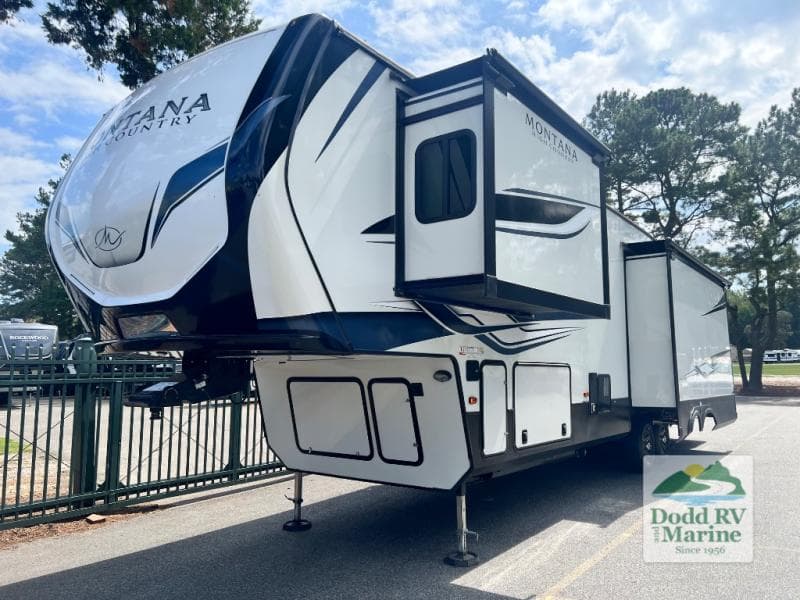 2022 Keystone MONTANA 331RL Photo in Yorktown VA 23692