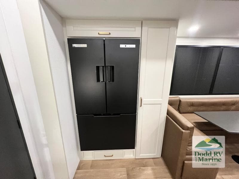 New 2027 Grand Design SOLITUDE INFLUENCE 3904BH - photo - 30