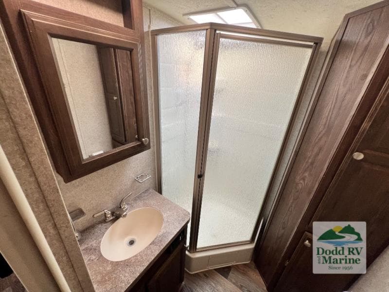 Pre-Owned 2016 Forest River, Inc. WINDJAMMER 3029W - photo - 25