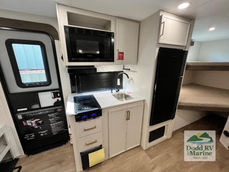 New 2027 Grand Design TRANSCEND ONE 161DB - photo - 12