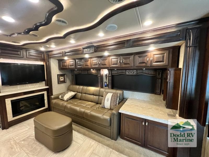 Pre-Owned 2017 Tiffin ALLEGRO BUS 37AP - photo - 8