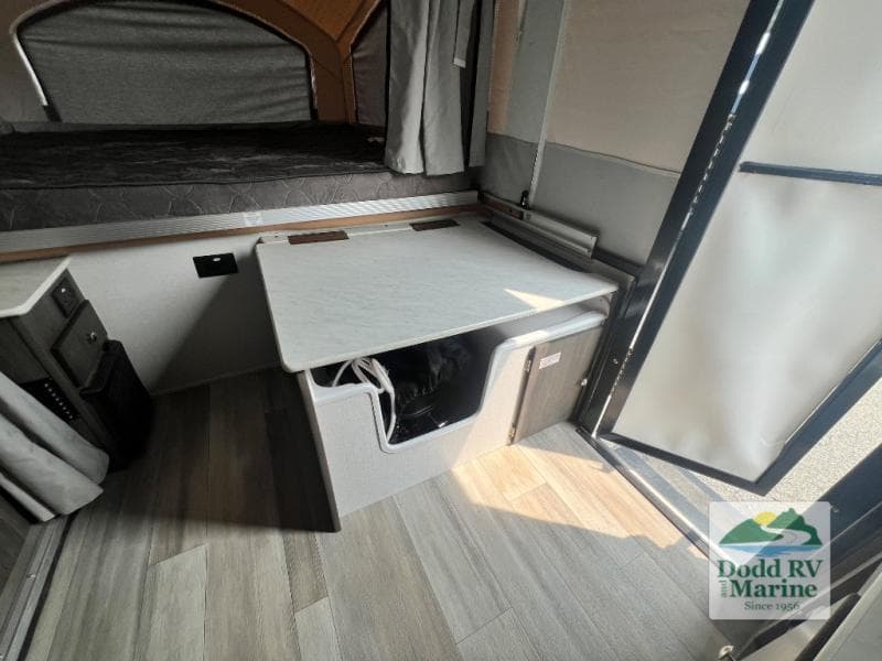 Pre-Owned 2022 Coachmen CLIPPER 1285SST - photo - 18