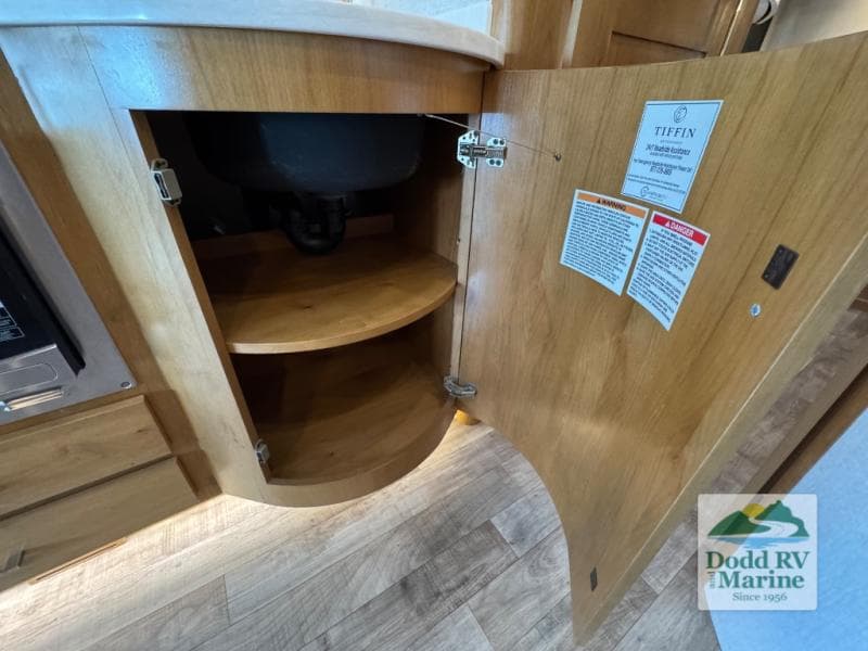 Pre-Owned 2019 Tiffin Wayfarer 24TW - photo - 15