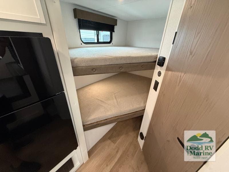 New 2027 Grand Design TRANSCEND ONE 161DB - photo - 7