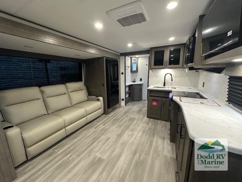 New 2026 Grand Design TRANSCEND 245RLT - photo - 5