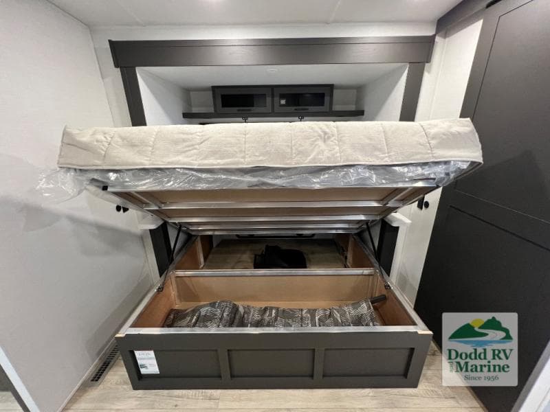 New 2027 Forest River ROCKWOOD ULTRA LITE 2711RK - photo - 29