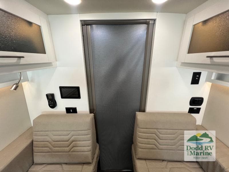 Pre-Owned 2024 Coachmen NOVA 20RB - photo - 30