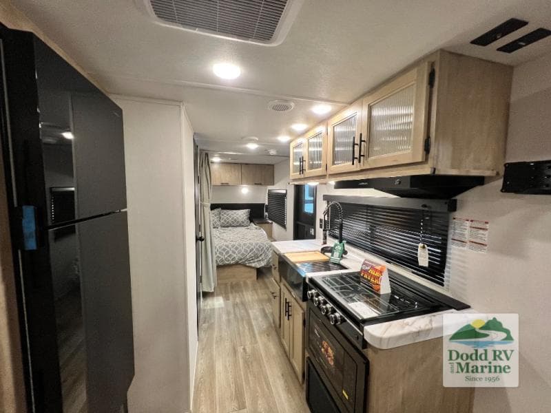 New 2027 Forest River CHEROKEE GREY WOLF 20RDSE - photo - 5