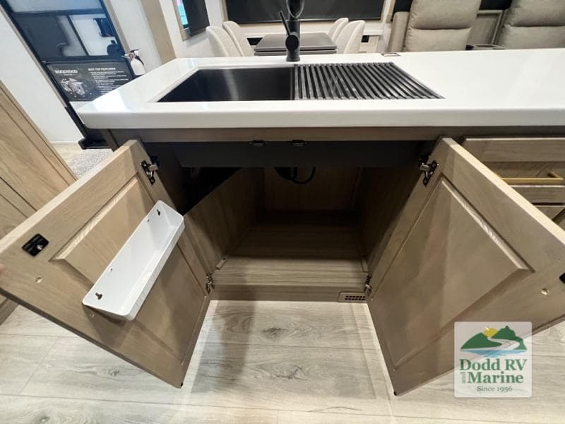 New 2027 Forest River ROCKWOOD SIGNATURE 401SFB - photo - 14