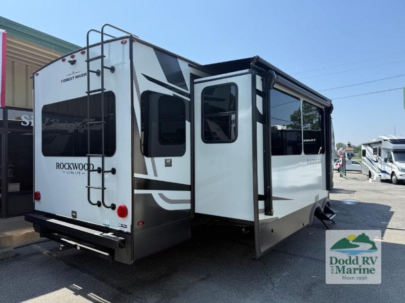 2027 Forest River ROCKWOOD ULTRA LITE RLT2916RL Photo in Yorktown VA 23692