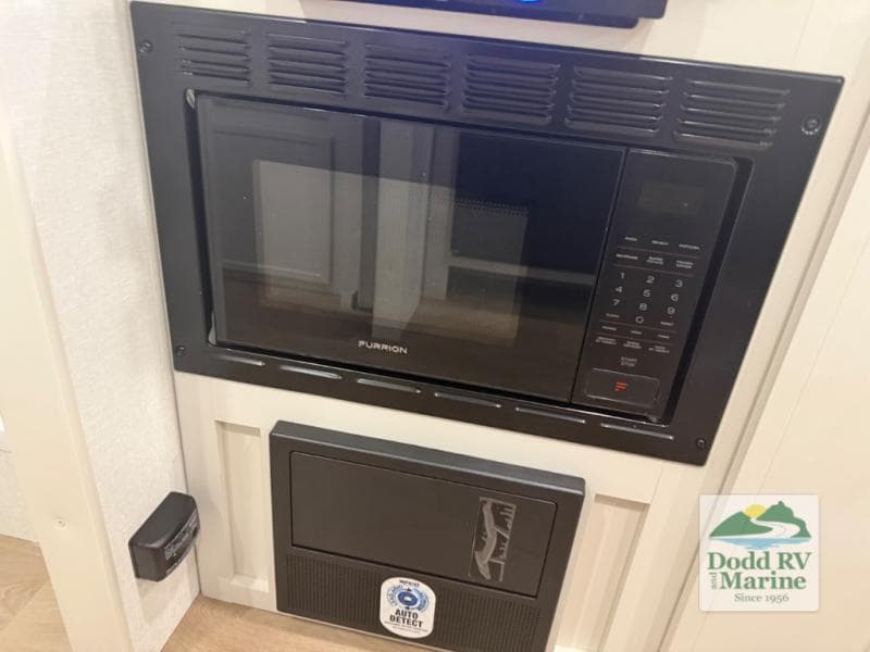 New 2027 Grand Design TRANSCEND LITE 121RBL - photo - 13
