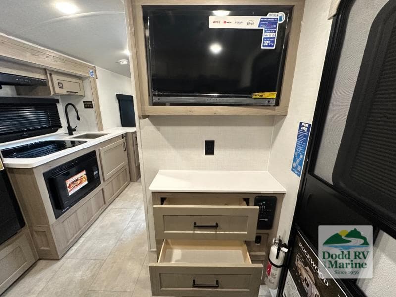 New 2026 Forest River ROCKWOOD GEO PRO 19RL - photo - 19