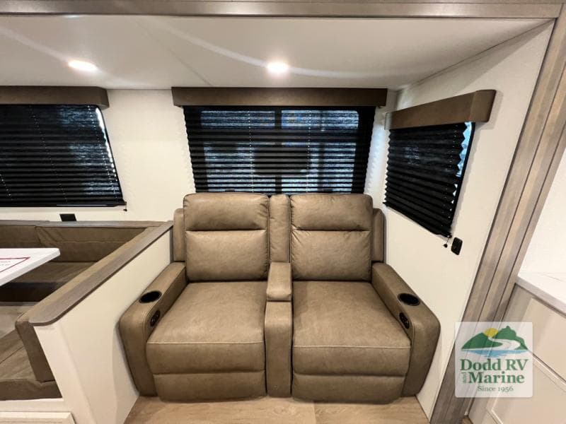 New 2027 Grand Design TRANSCEND XPLOR 345DQT - photo - 10
