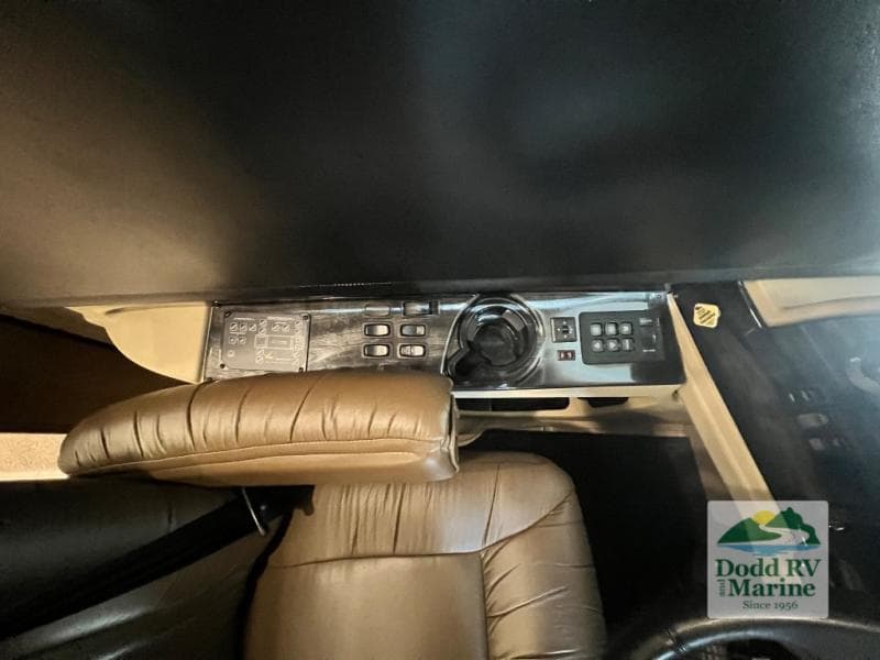 Pre-Owned 2017 Tiffin ALLEGRO BUS 37AP - photo - 64