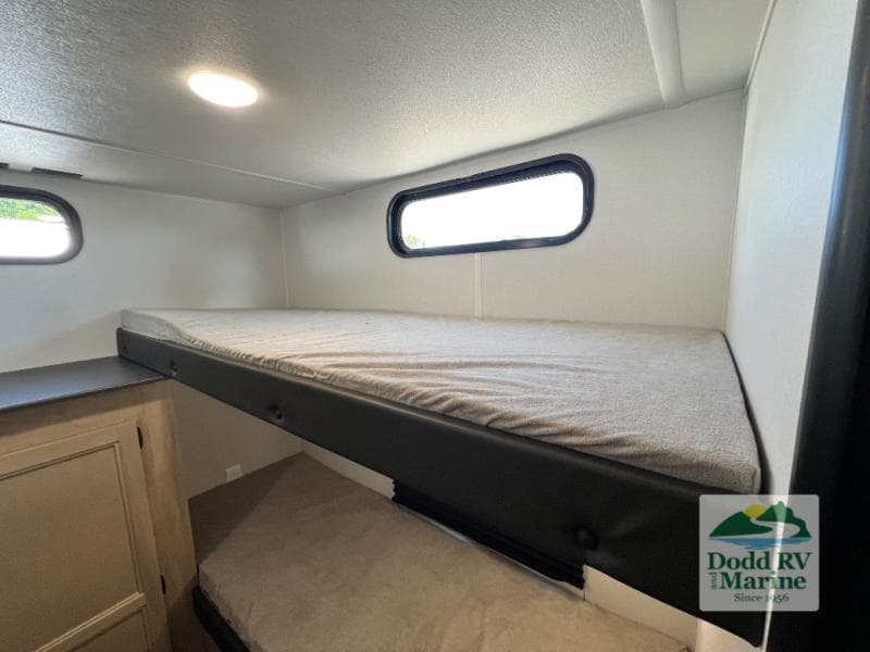 New 2027 Forest River CHEROKEE GREY WOLF 29TE - photo - 7