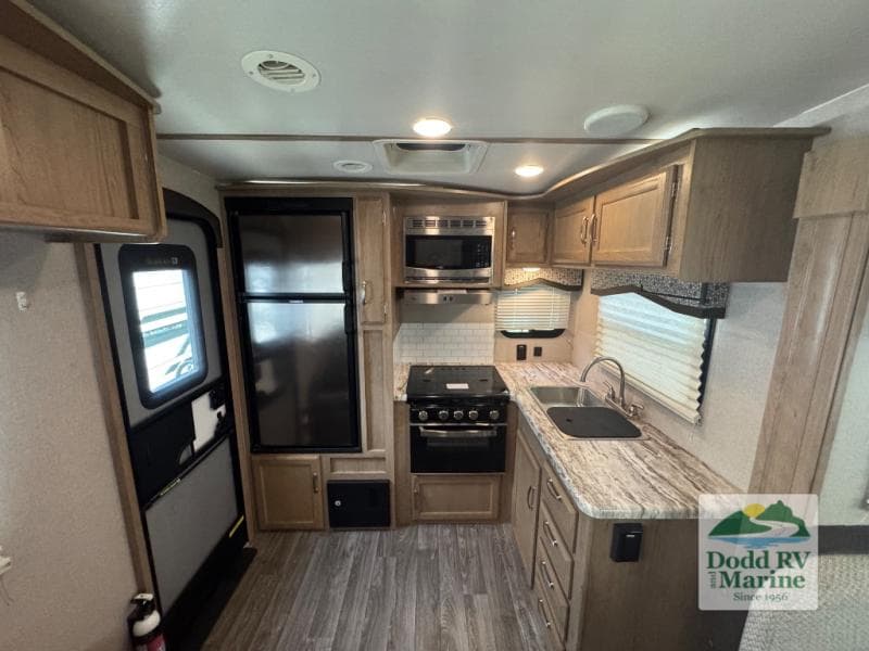 2020 Winnebago MICRO MINNIE 2405RG Photo in Yorktown VA 23692