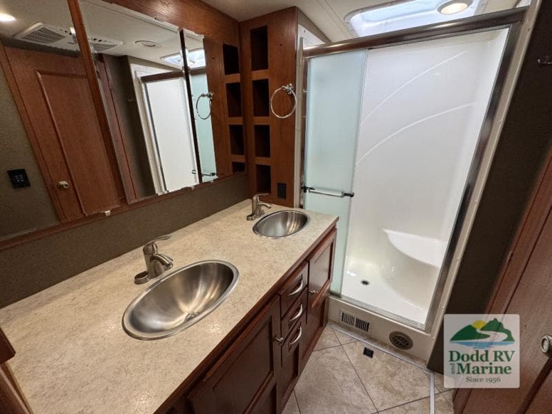 Pre-Owned 2018 Winnebago FORZA 38F - photo - 29