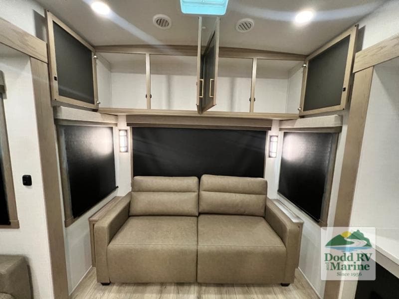New 2027 Forest River ROCKWOOD SIGNATURE 401SFB - photo - 29