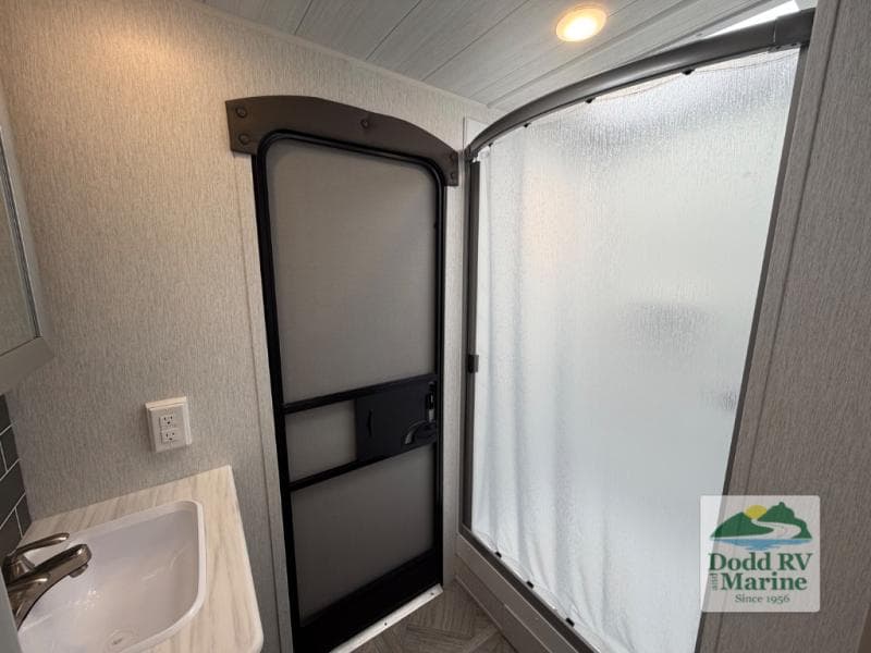 Pre-Owned 2023 Forest River SALEM CRUISE LITE 26DBUDX - photo - 33