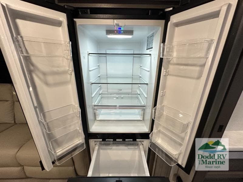 New 2026 Grand Design TRANSCEND 245RLT - photo - 15