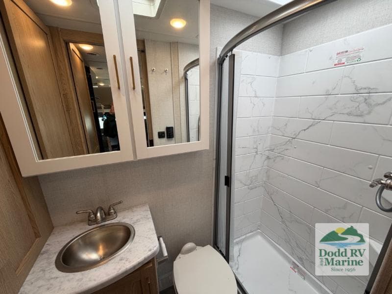 New 2026 Thor Motor Coach FOUR WINDS 24LT - photo - 41