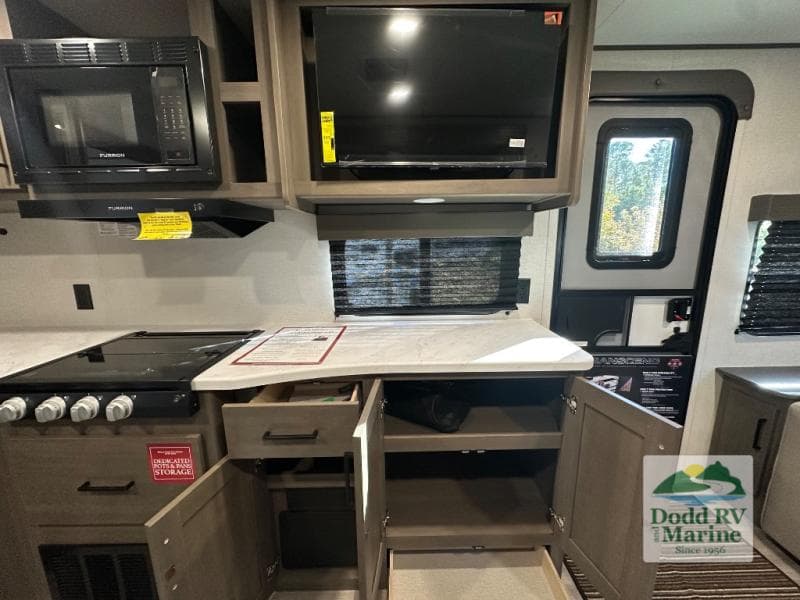New 2026 Grand Design TRANSCEND 245RLT - photo - 17
