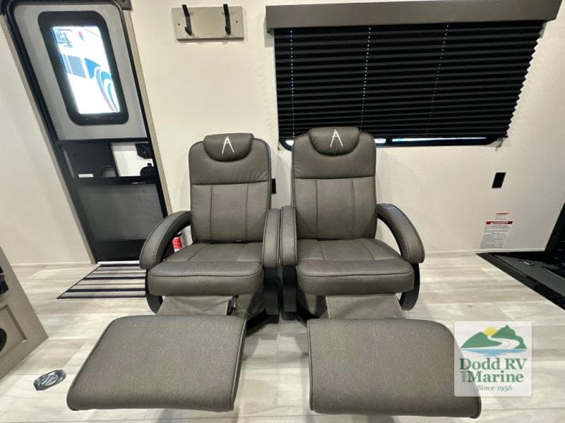 New 2026 Grand Design MOMENTUM MAV 17MAV - photo - 17