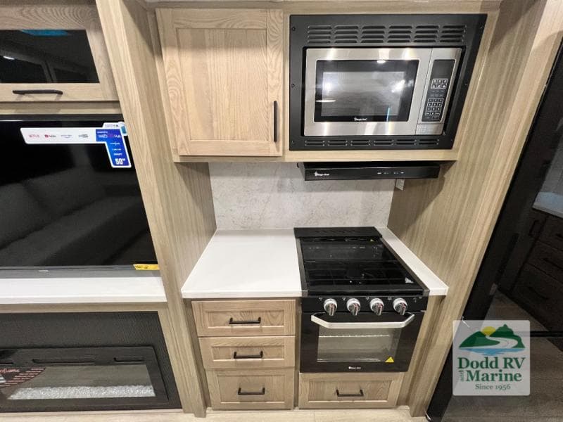 New 2027 Forest River ROCKWOOD ULTRA LITE RLT2916RL - photo - 11