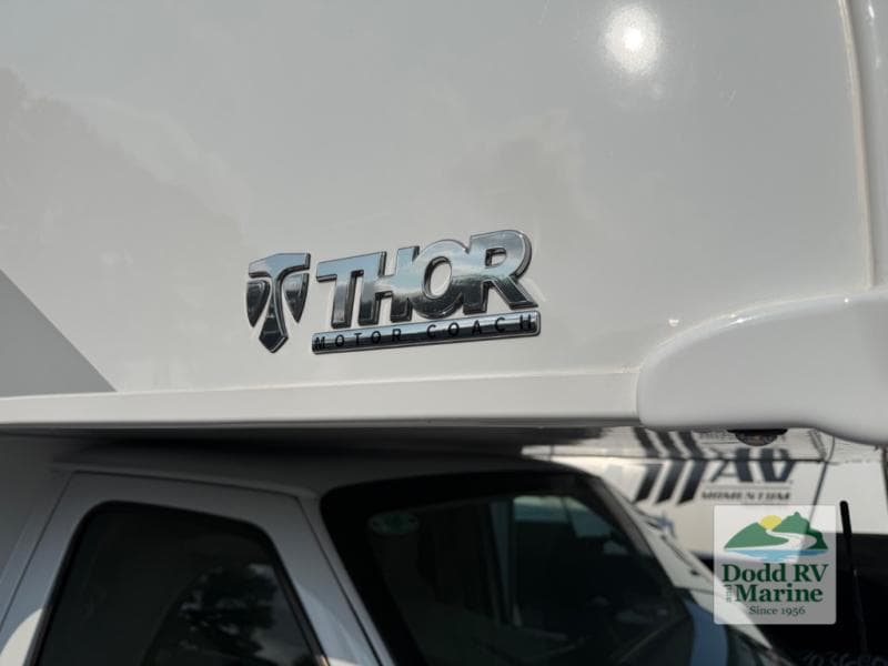 New 2027 Thor Motor Coach FOUR WINDS 31E - photo - 66