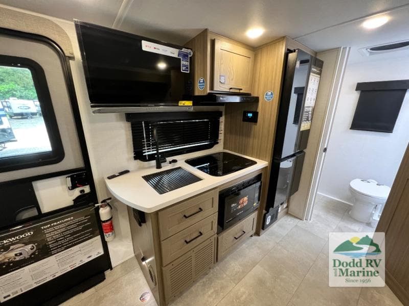New 2027 Forest River ROCKWOOD GEO PRO 20SFB - photo - 14