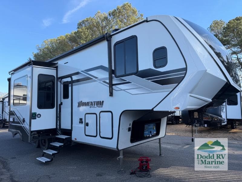 2026 Grand Design MOMENTUM G-CLASS 320G Photo in Yorktown VA 23692