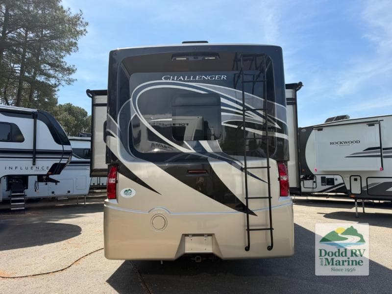Pre-Owned 2019 Thor Motor Coach Challenger 37FH - photo - 50