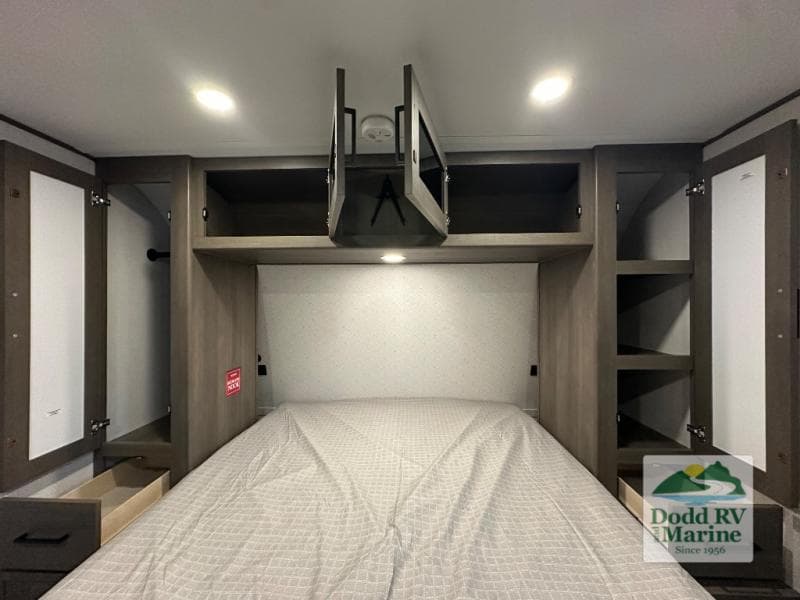 New 2026 Grand Design TRANSCEND 245RLT - photo - 24