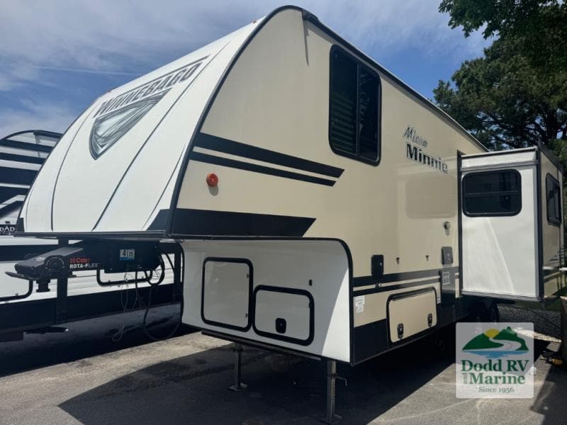 Pre-Owned 2020 Winnebago MICRO MINNIE 2405RG - photo - 19