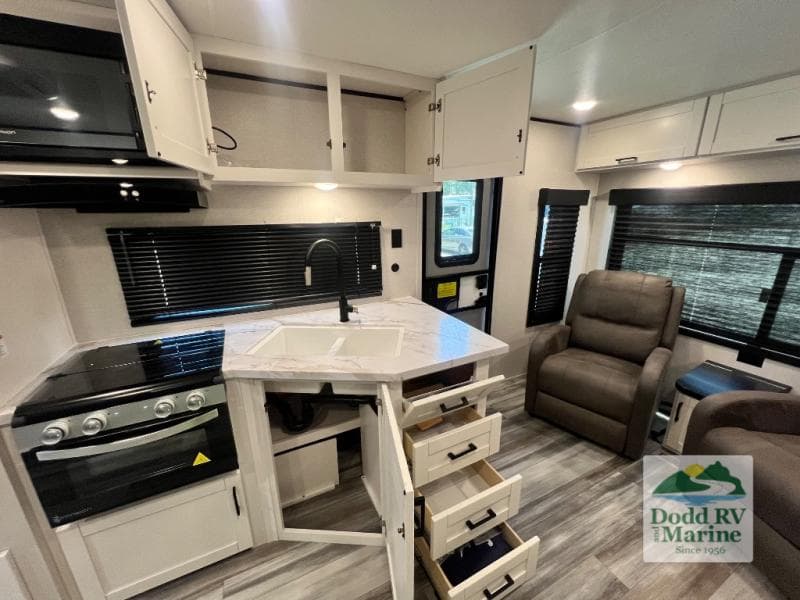 Pre-Owned 2026 Jayco JAY FLIGHT 262RLS - photo - 17