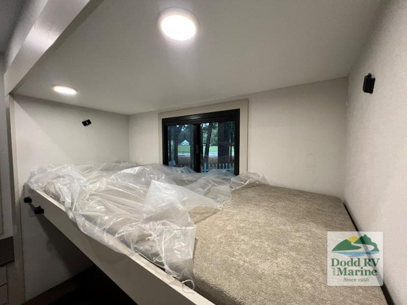 New 2027 Grand Design SOLITUDE INFLUENCE 3904BH - photo - 42