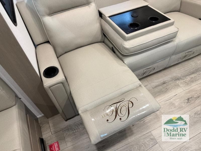 New 2027 Grand Design REFLECTION 150 SERIES 260RD - photo - 17